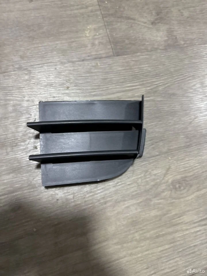 Решетка в бампер передняя левая vag