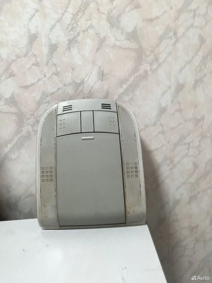 Плафон салона передний toyota corolla