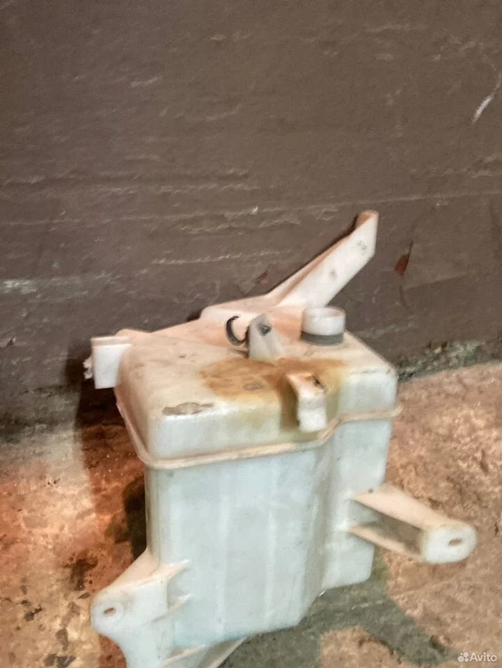 Бачок омывателя toyota auris