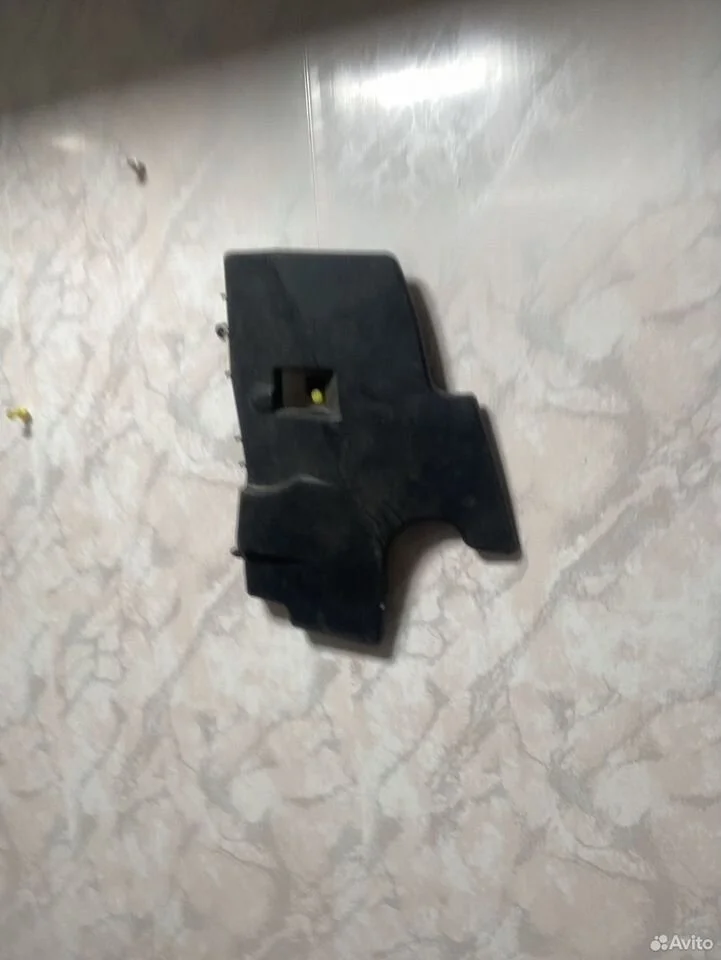 Дефлектор радиатора левый toyota corolla e150