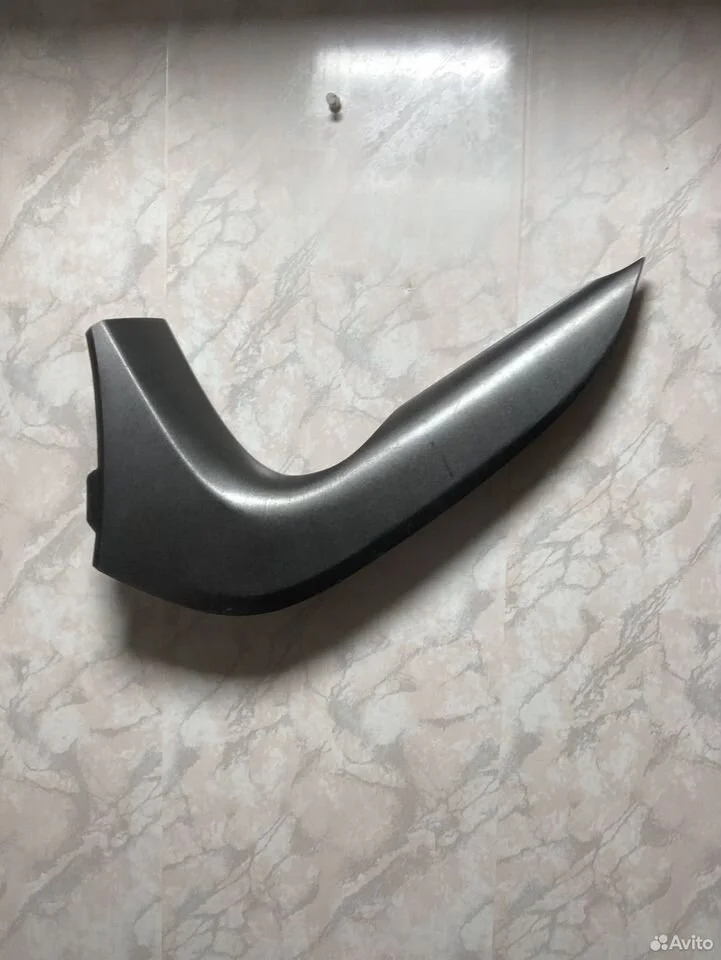 Декоративная накладка на toyota rav4