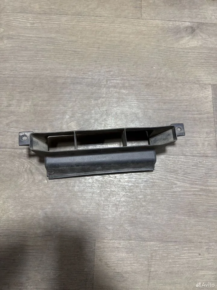 Кожух (воздуховод) передней панели vag