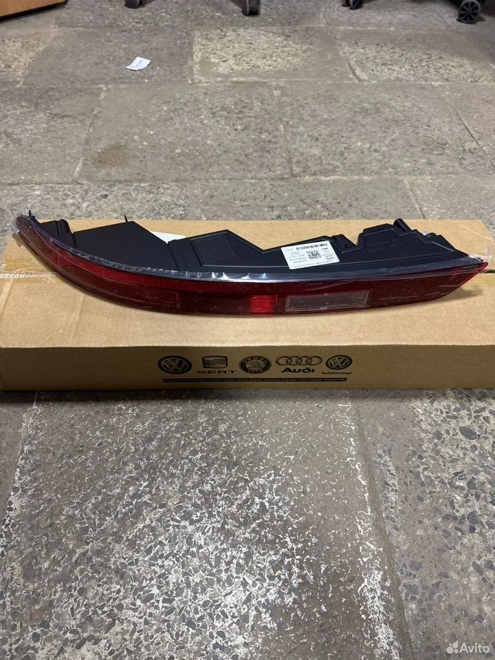 Фонарь в задний бампер левый vag