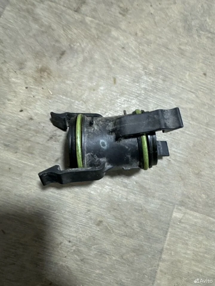 Кронштейн трубы напорной линии vag