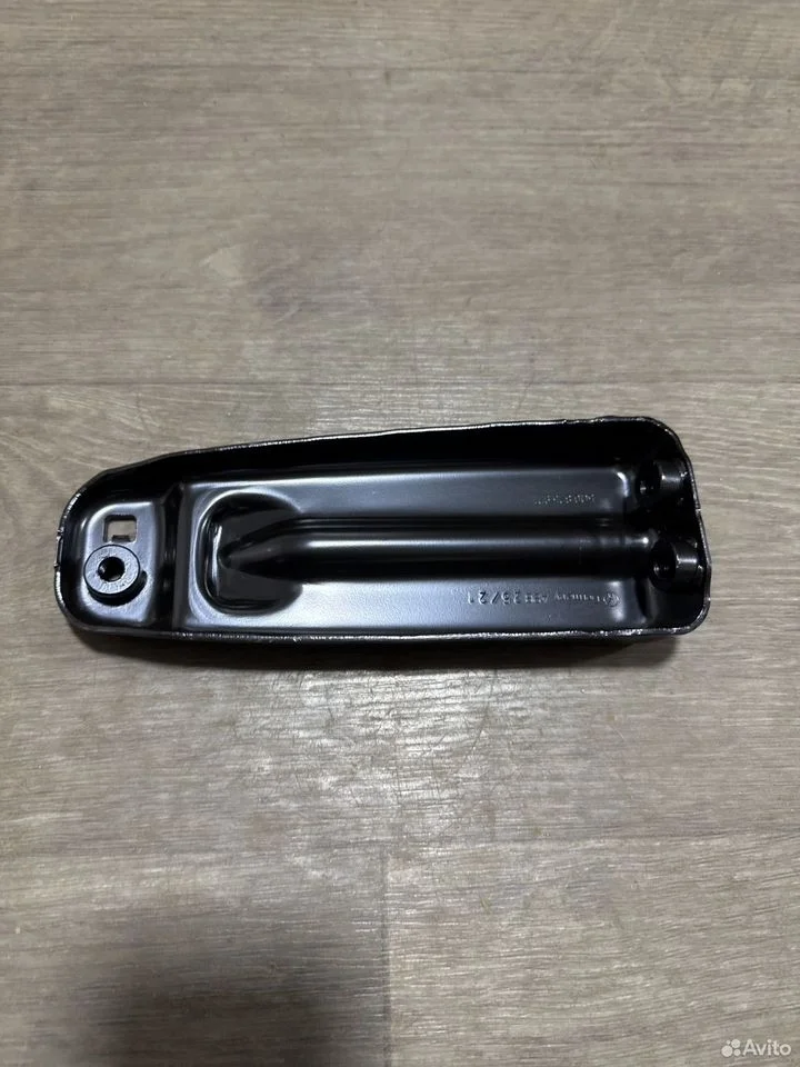 Кронштейн защиты двигателя левый vag