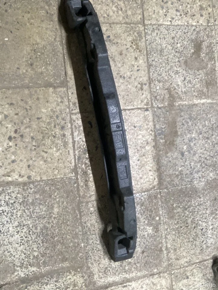 Абсорбер переднего бампера toyota