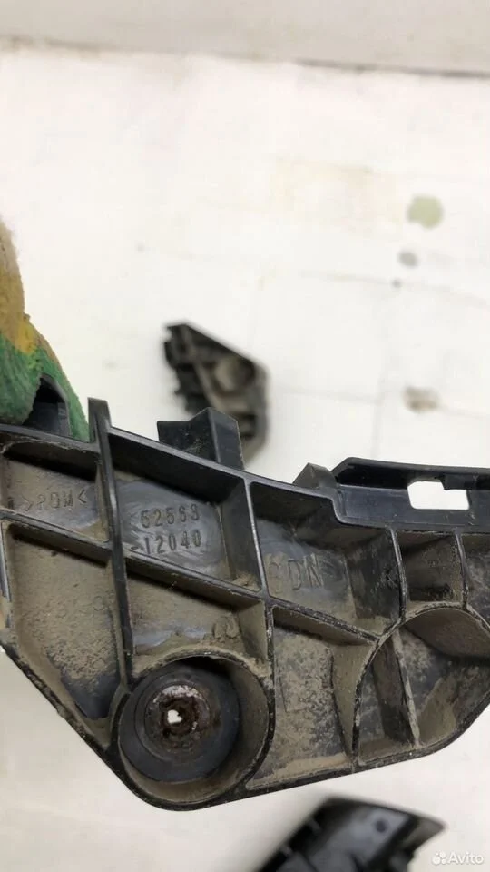 Кронштейн заднего бампера правый toyota corolla