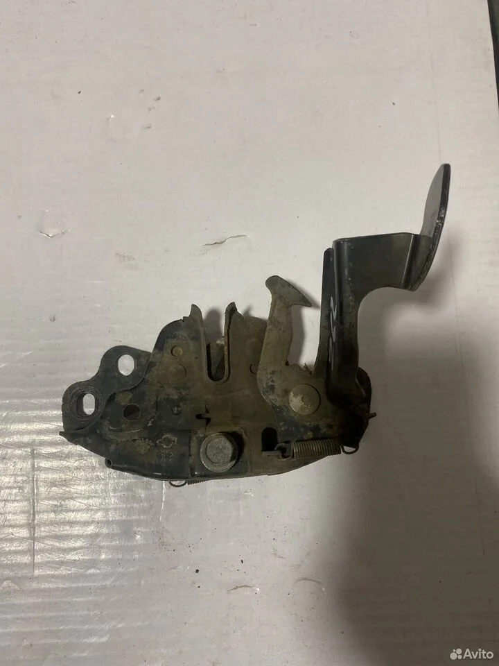 Замок капота на infiniti qx56 qx80