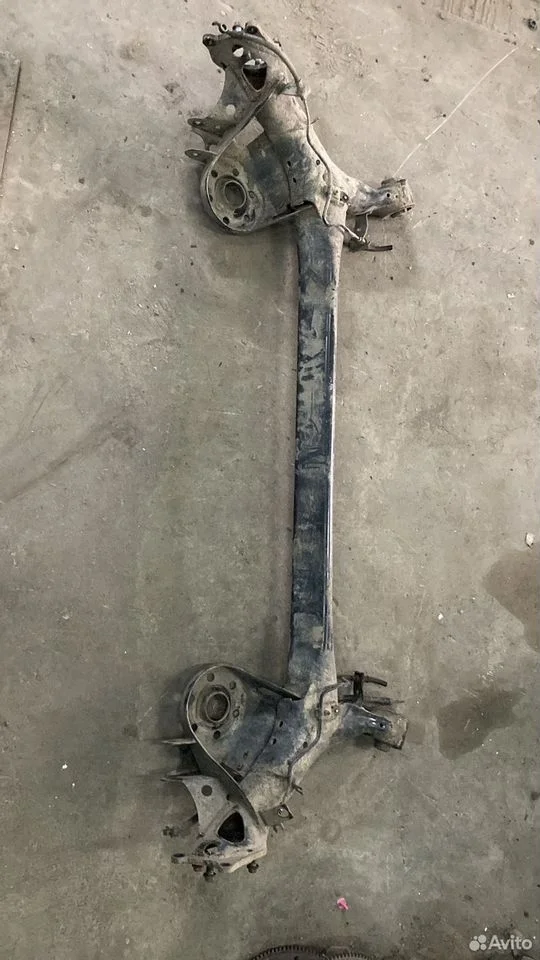 Задняя балка на toyota corolla 2015 год