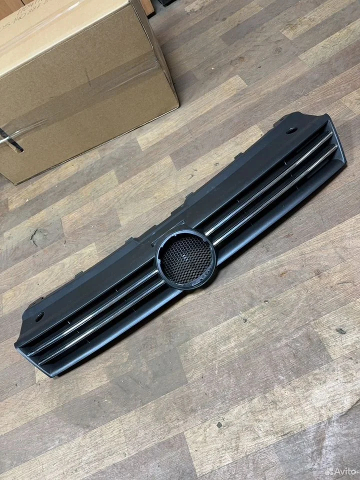 Решетка радиатора vw polo новая