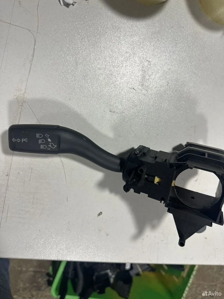 Подрулевой переключатель поворотников vag