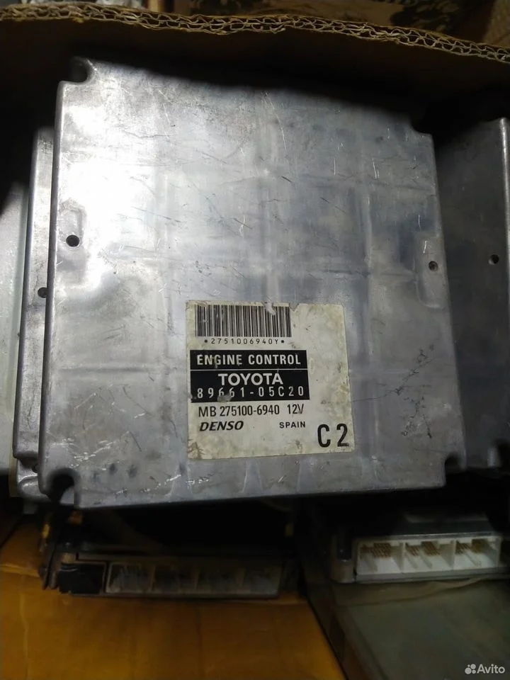 Блок управления двигателем toyota