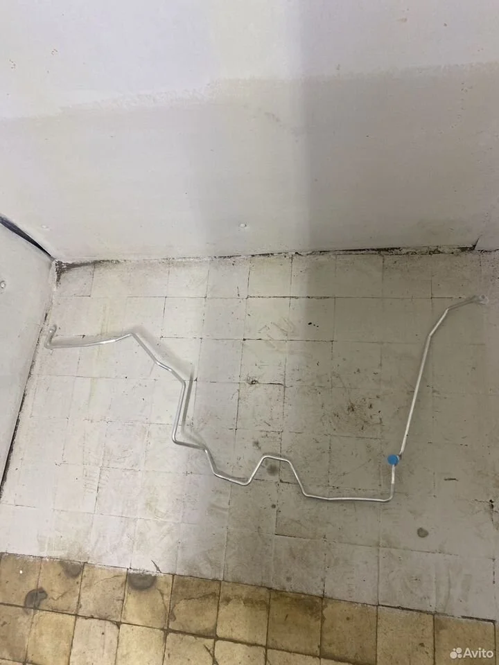 Тpубка кондиционеpа высокого давления tiida c11