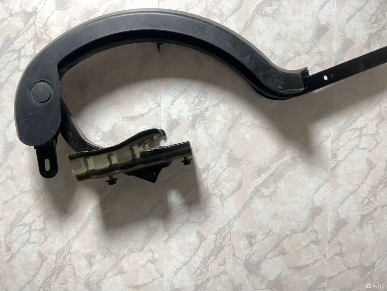 Петля багажника toyota camry 50