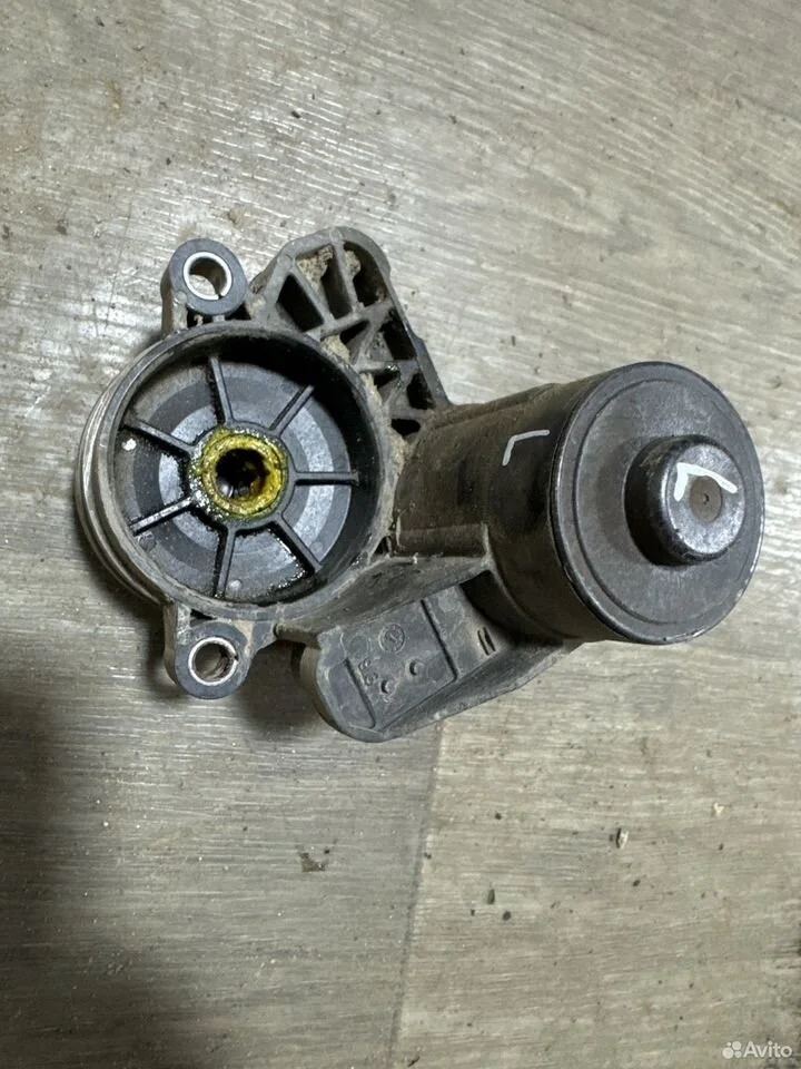 Мотор тормозного суппорта задний левый vag