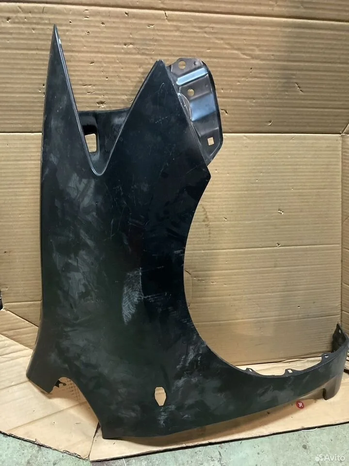 Крыло переднее правое на toyota auris
