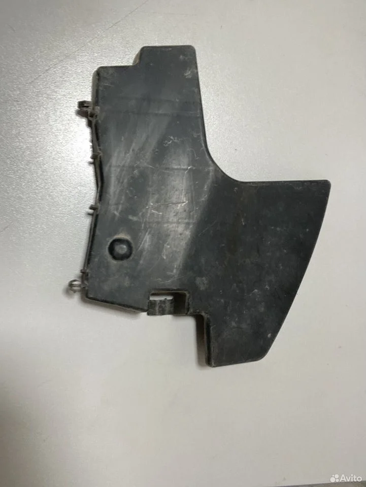 Дефлектор радиатора правый toyota auris