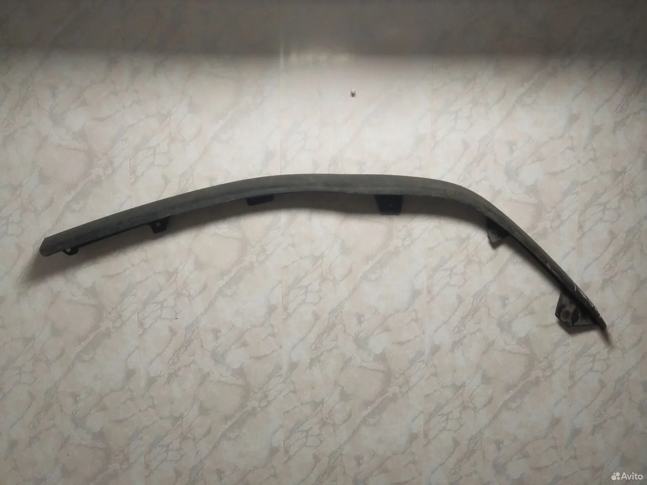 Накладка бампера левая (губа) toyota