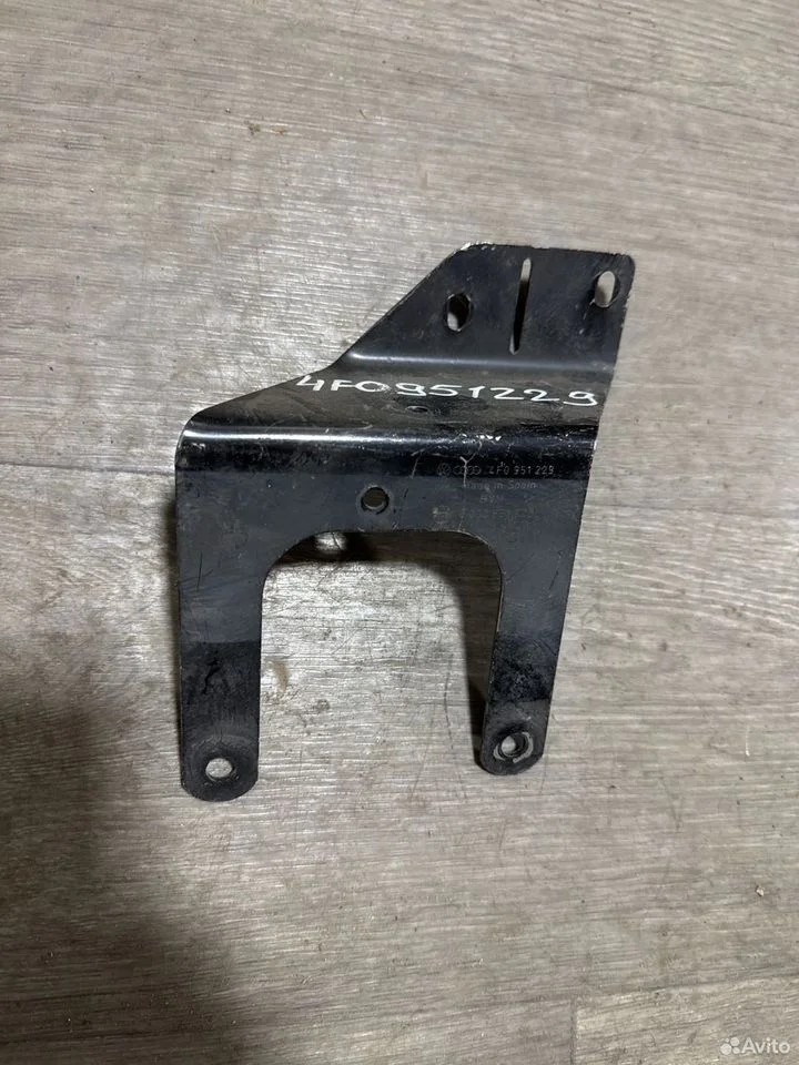 Кронштейн звукового сигнала vag