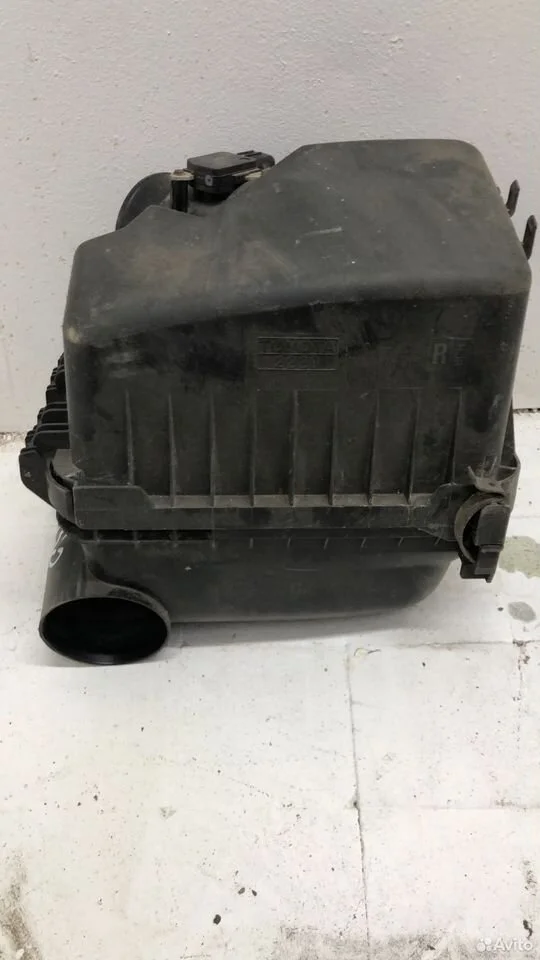 Корпус воздушного фильтра toyota corolla