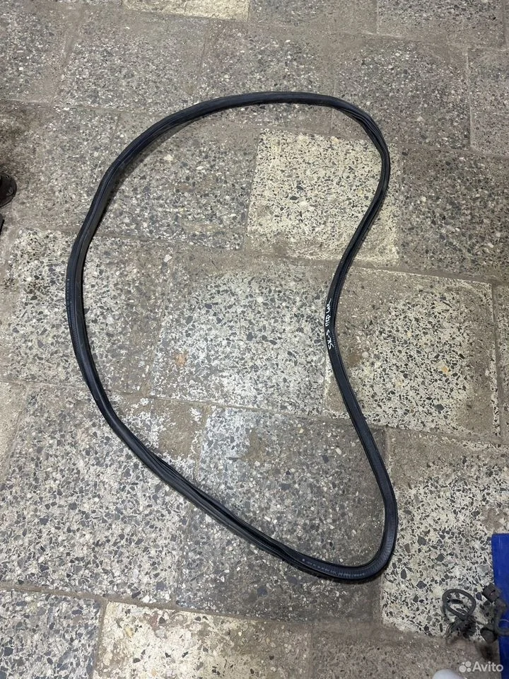 Уплотнитель двери на кузов передний skoda octavia