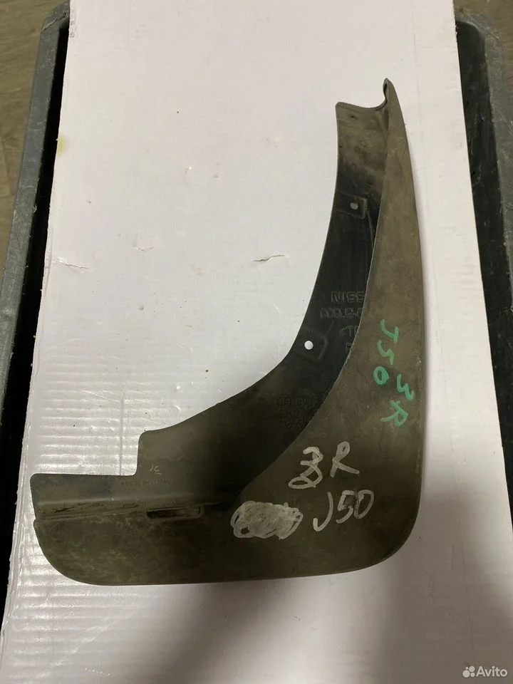 Брызговик задний правый infiniti qx50 ex