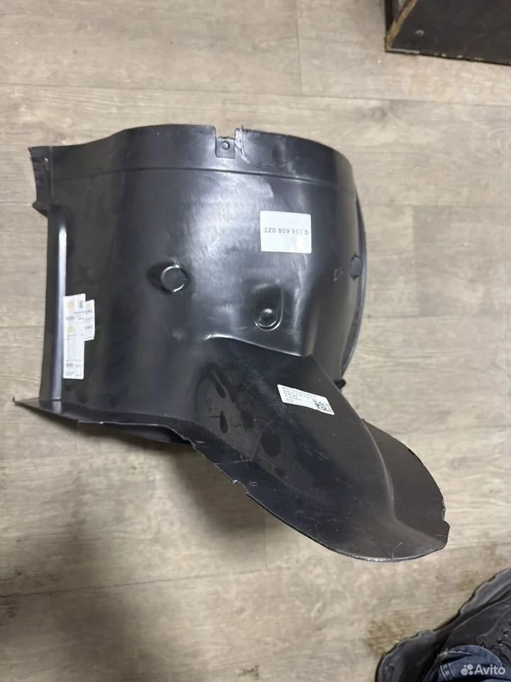 Подкрылок передний левый передняя часть vag