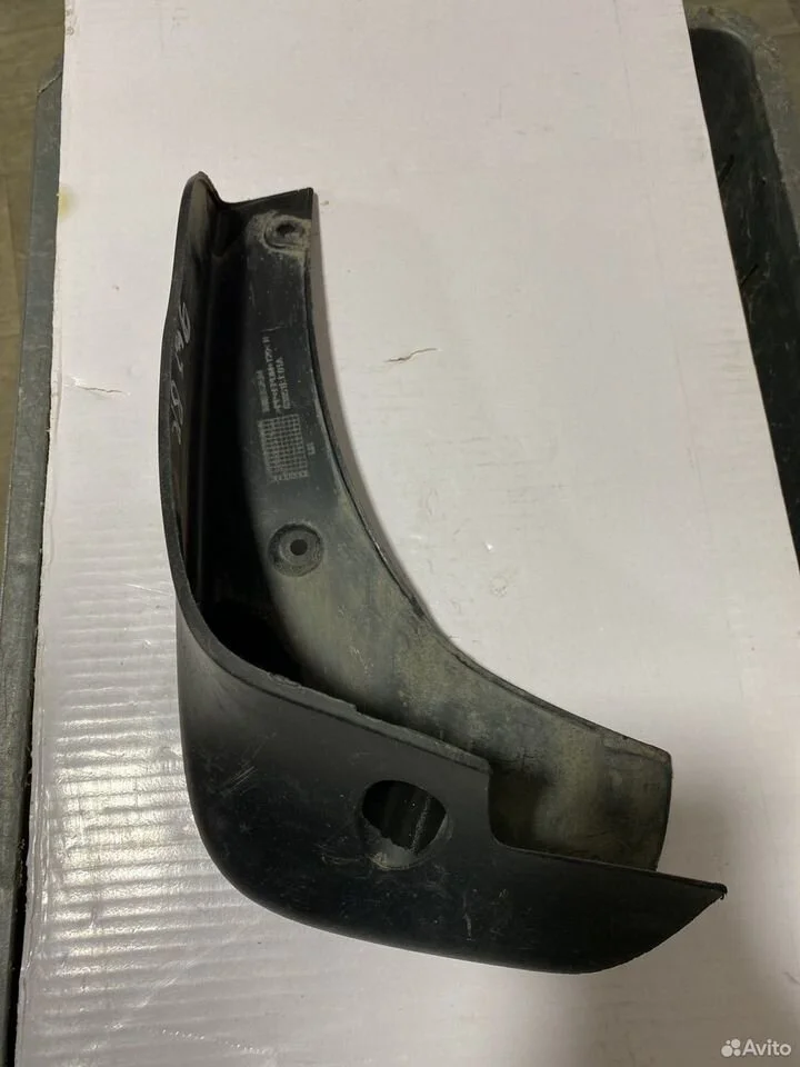 Брызговик передний левый nissan qashqai j10