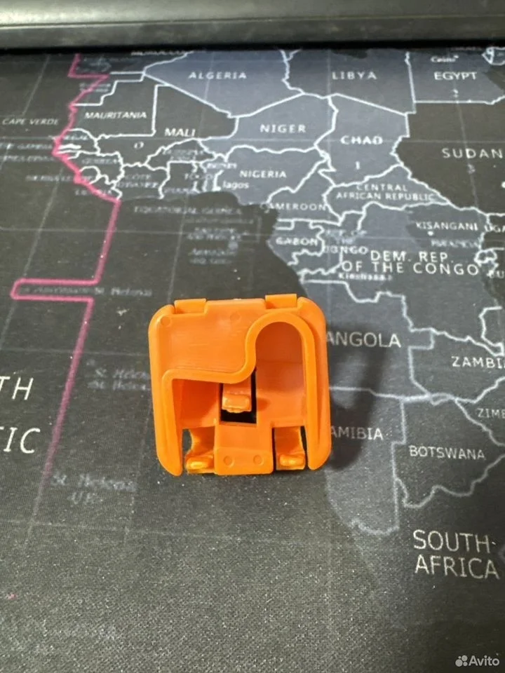 Фиксатор упора капота vag