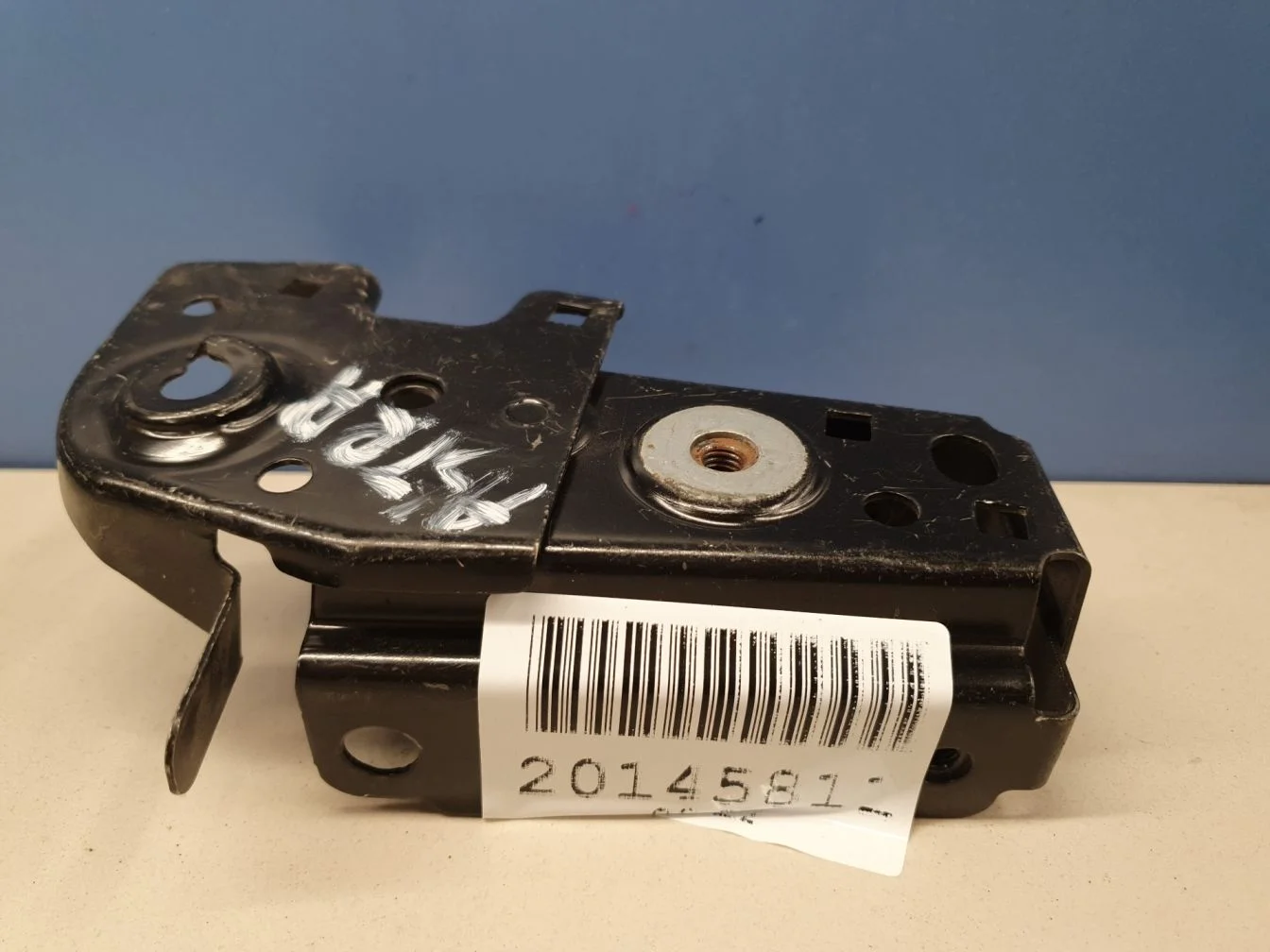 Кронштейн панели радиатора верхний для Opel Astra J 2009-2017