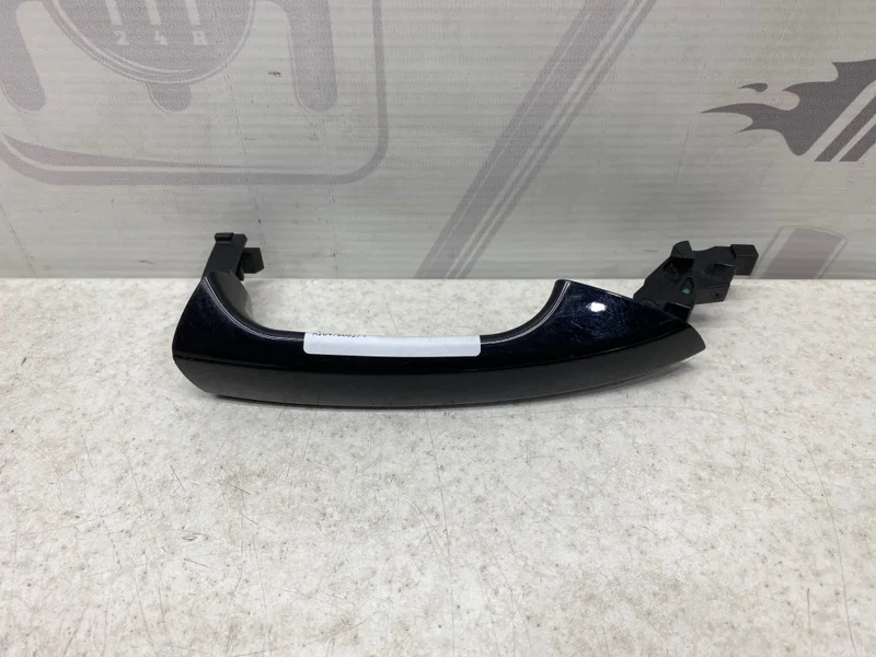 Ручка правой двери Mercedes-benz W204