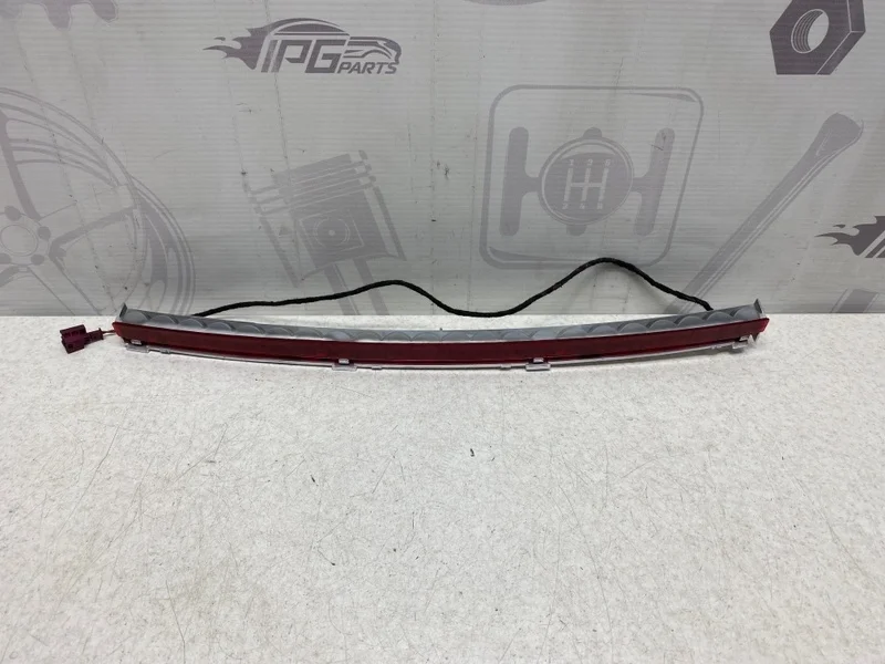 Дополнительный стоп сигнал Mercedes-benz 2008 W204