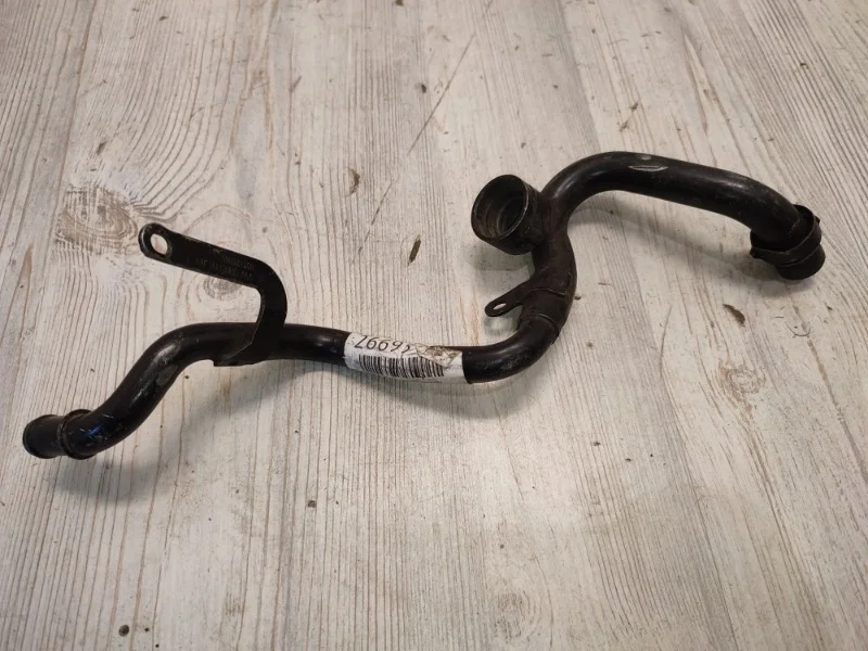 Трубопровод системы охлаждения VW Touareg 2003-2010 7L