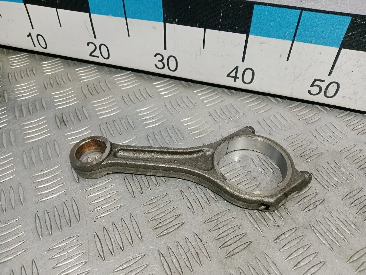 [ЧАСТЬ Б/У] Низ двигателя 3.0 TDI Land Rover 306DT - Только шатун [Код: 00542138 ]