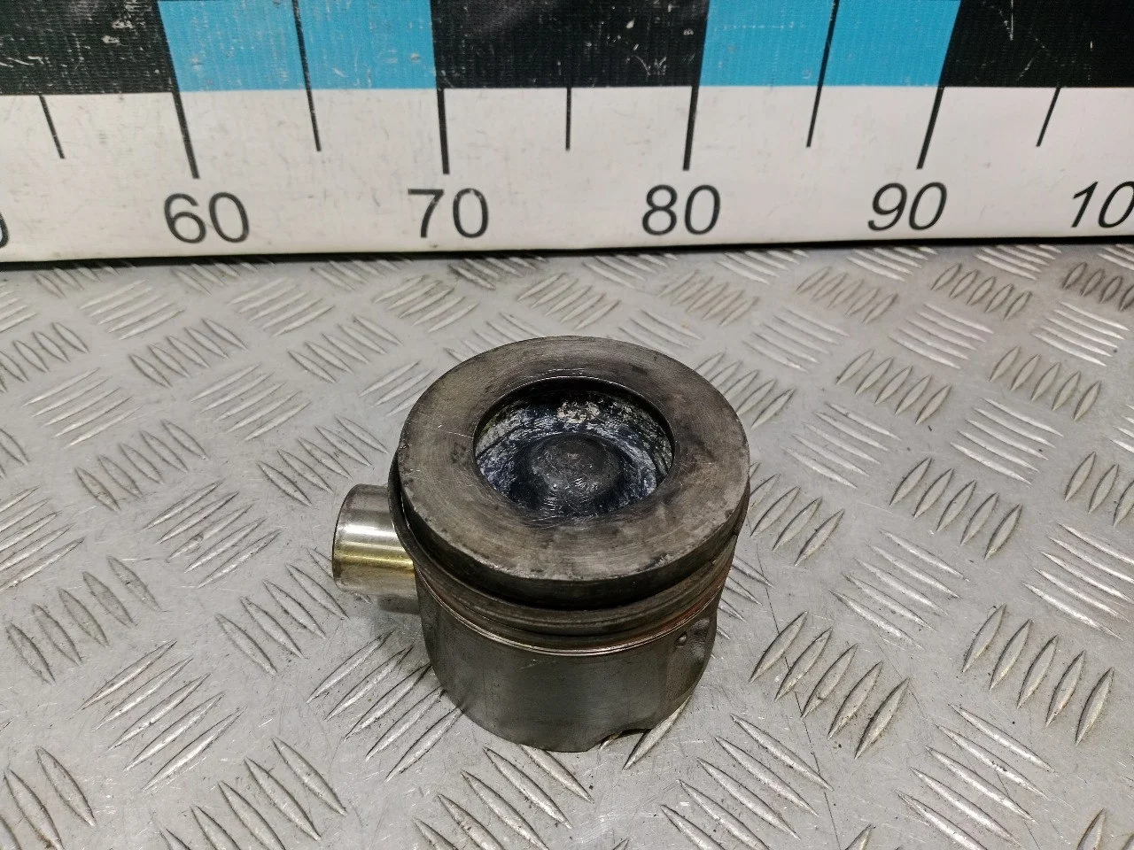 [ЧАСТЬ Б/У] Низ двигателя 3.0 TDI Land Rover 306DT - Только поршень [Код: 00542144 ]