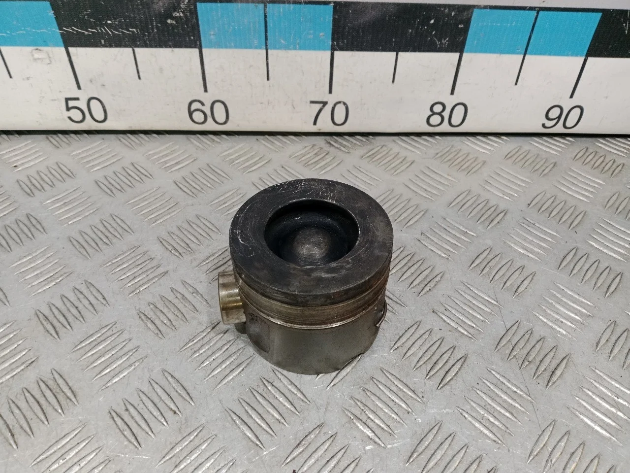 [ЧАСТЬ Б/У] Низ двигателя 3.0 TDI Land Rover 306DT - Только поршень [Код: 00542145 ]