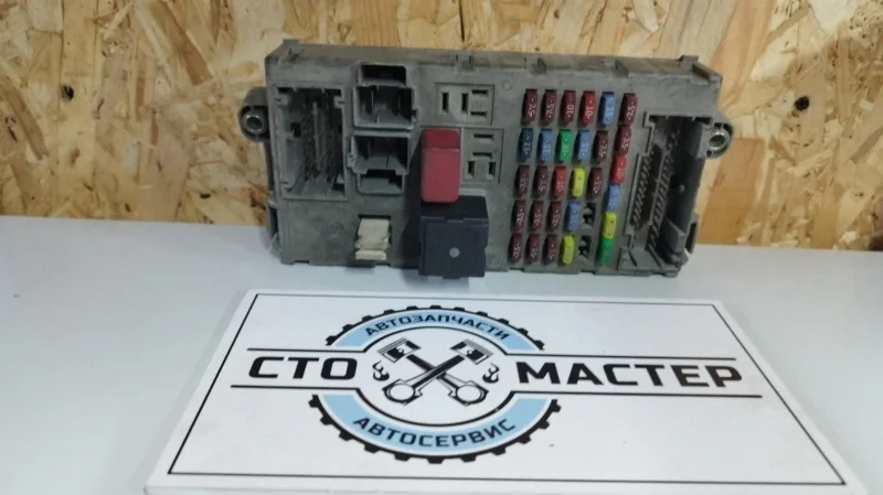Блок предохранителей в салоне Citroen Jumper 250