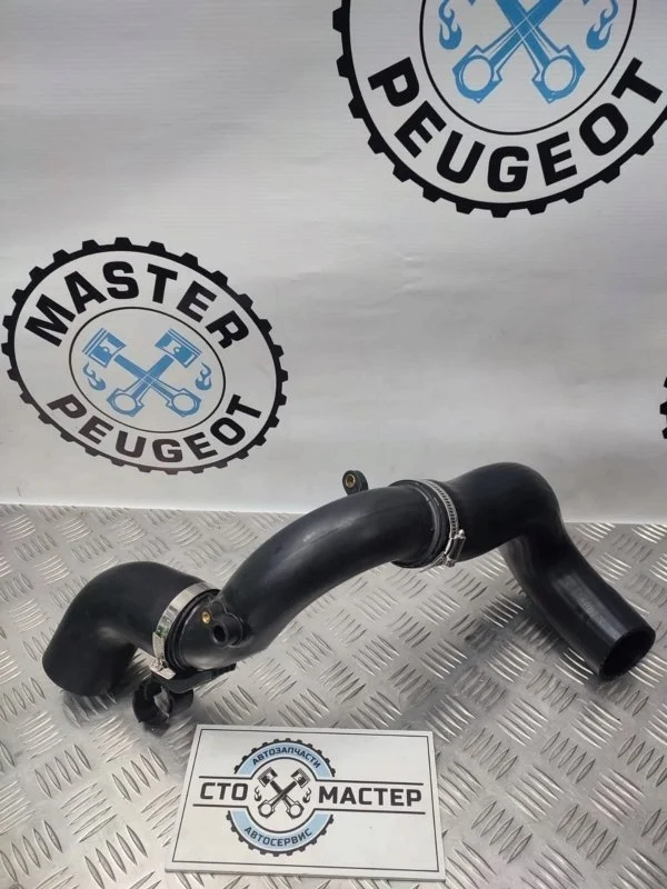 Патрубок интеркулера Peugeot Boxer 1371842080 2.2 E5