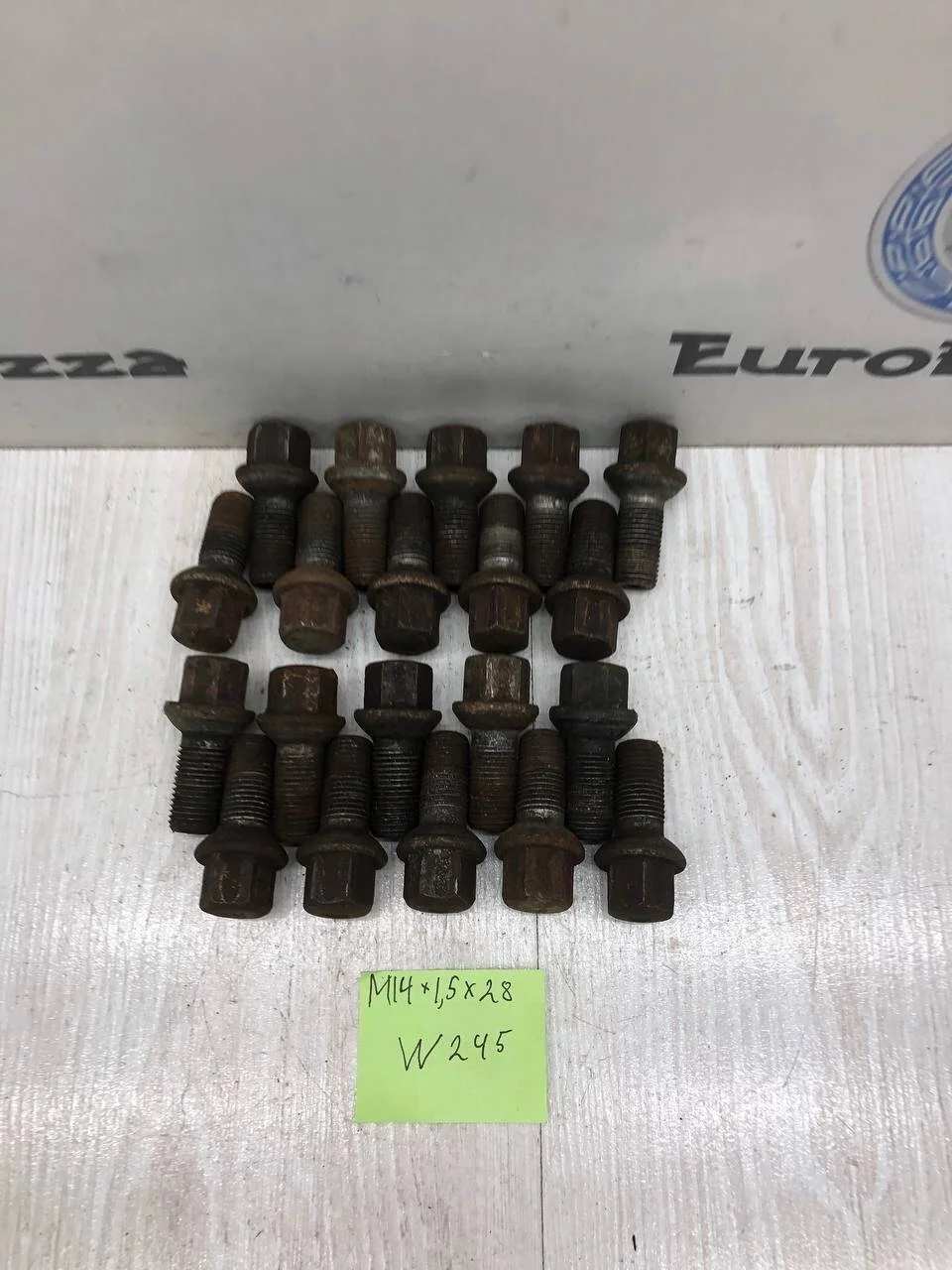 Колесные болты Mercedes W245