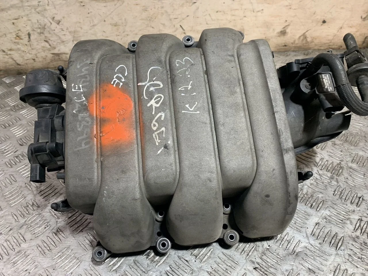 Коллектор впускной 2.8 cce ccd audi a6 06e133210m