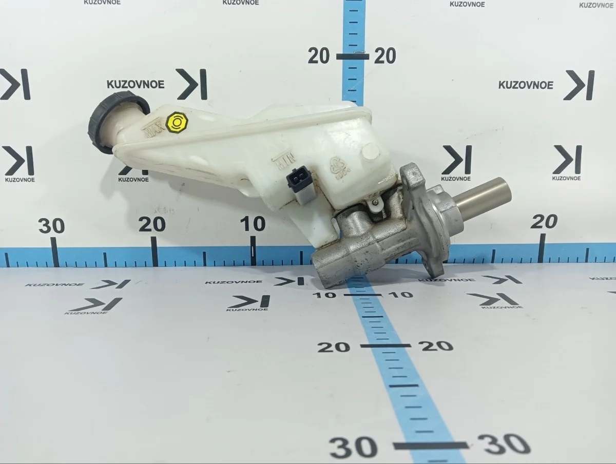 Главный тормозной цилиндр Kia Sorento 2016 XM