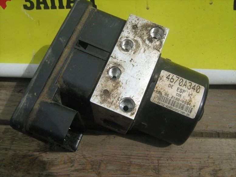 Блок управления ABS Mitsubishi Outlander XL 4670A340 CW6W 6B31