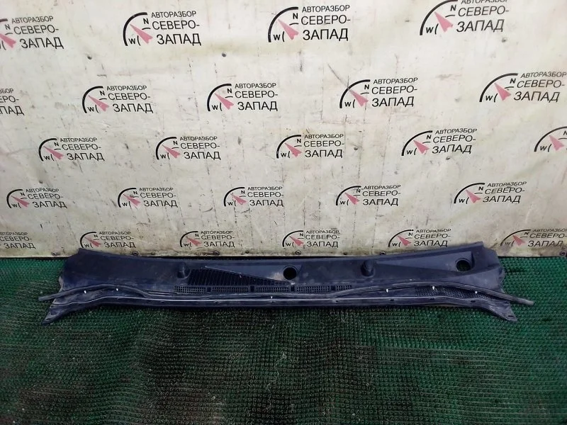 Жабо Nissan Navara 66862EB400 D40 YD25DDTI