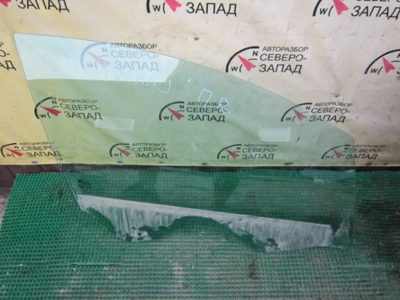Стекло Opel Astra 13265808 J A16XER, переднее правое