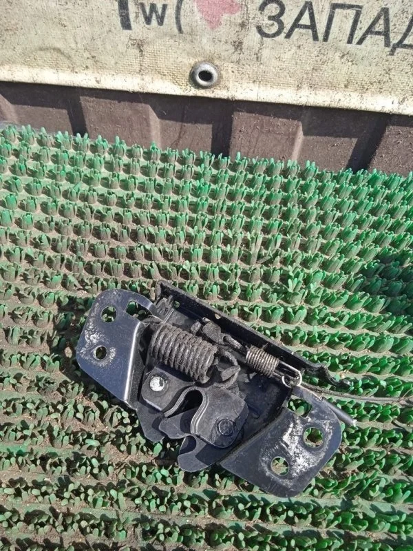 Замок капота Hyundai IX35 811302S000 LM D4HA