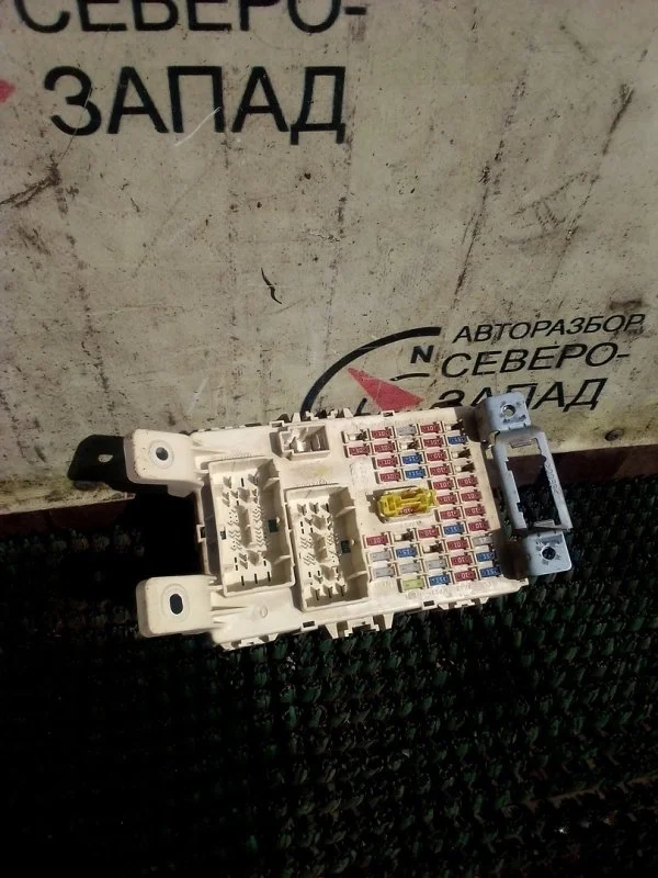 Блок предохранителей под торпедо Hyundai Solaris 919504L510 RB G4FA