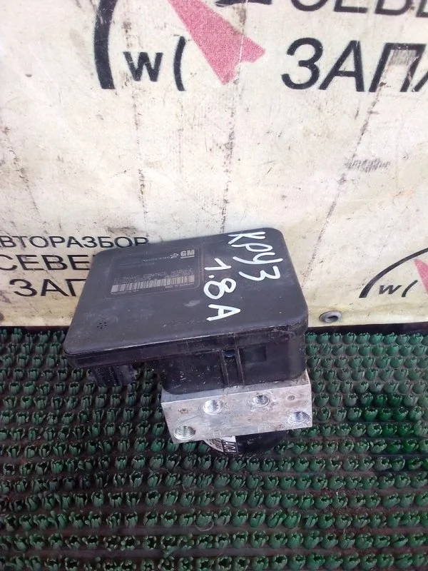 Блок управления ABS Chevrolet Cruze 13356788 J300 F16D3