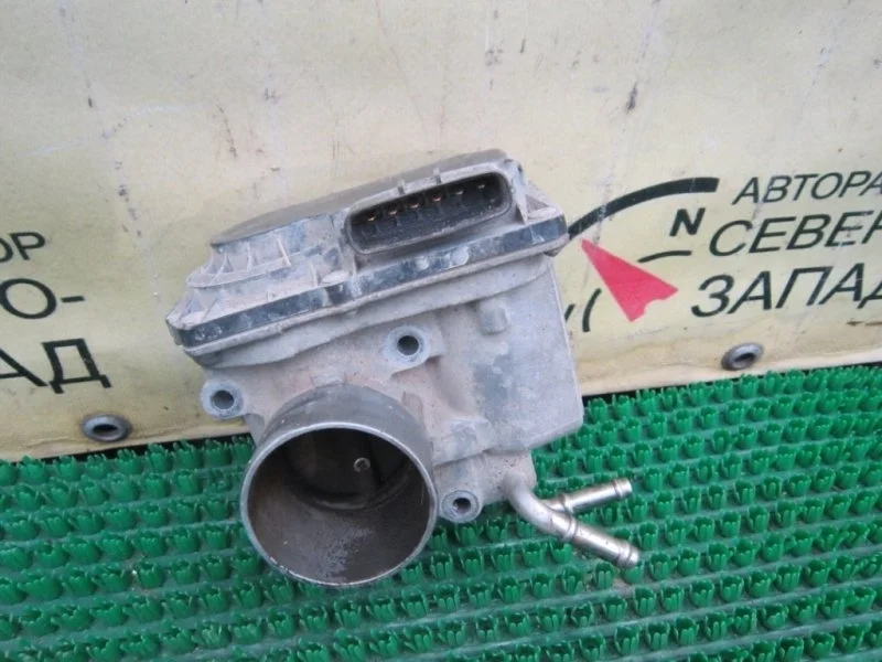Дроссельная заслонка Toyota Corolla 2203022051 ZZE120 3ZZ