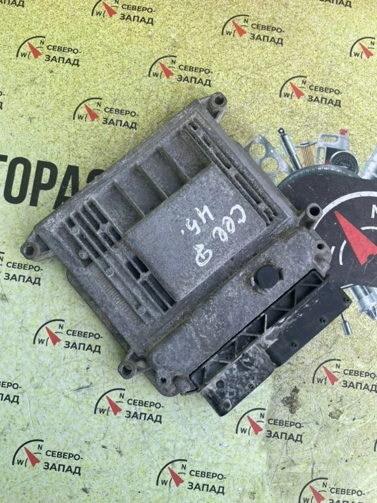 Блок управления двс Kia Ceed 391102B560 ED G4FC