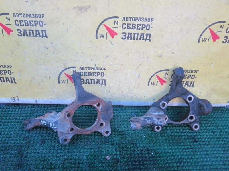 Кулак поворотный Toyota Auris 4321102171 ZRE151 1ZR, передний правый